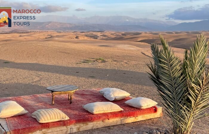 Salottino berbero nel deserto di Agafay