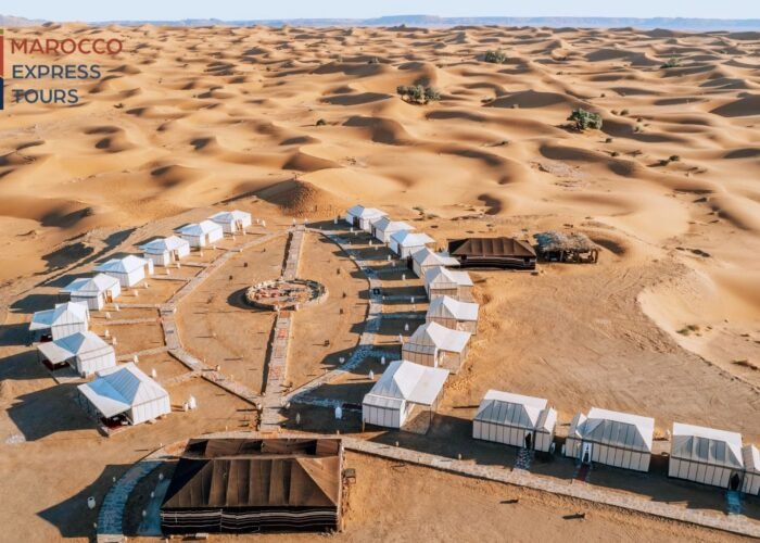 Campo tendato di lusso visto dall'alto