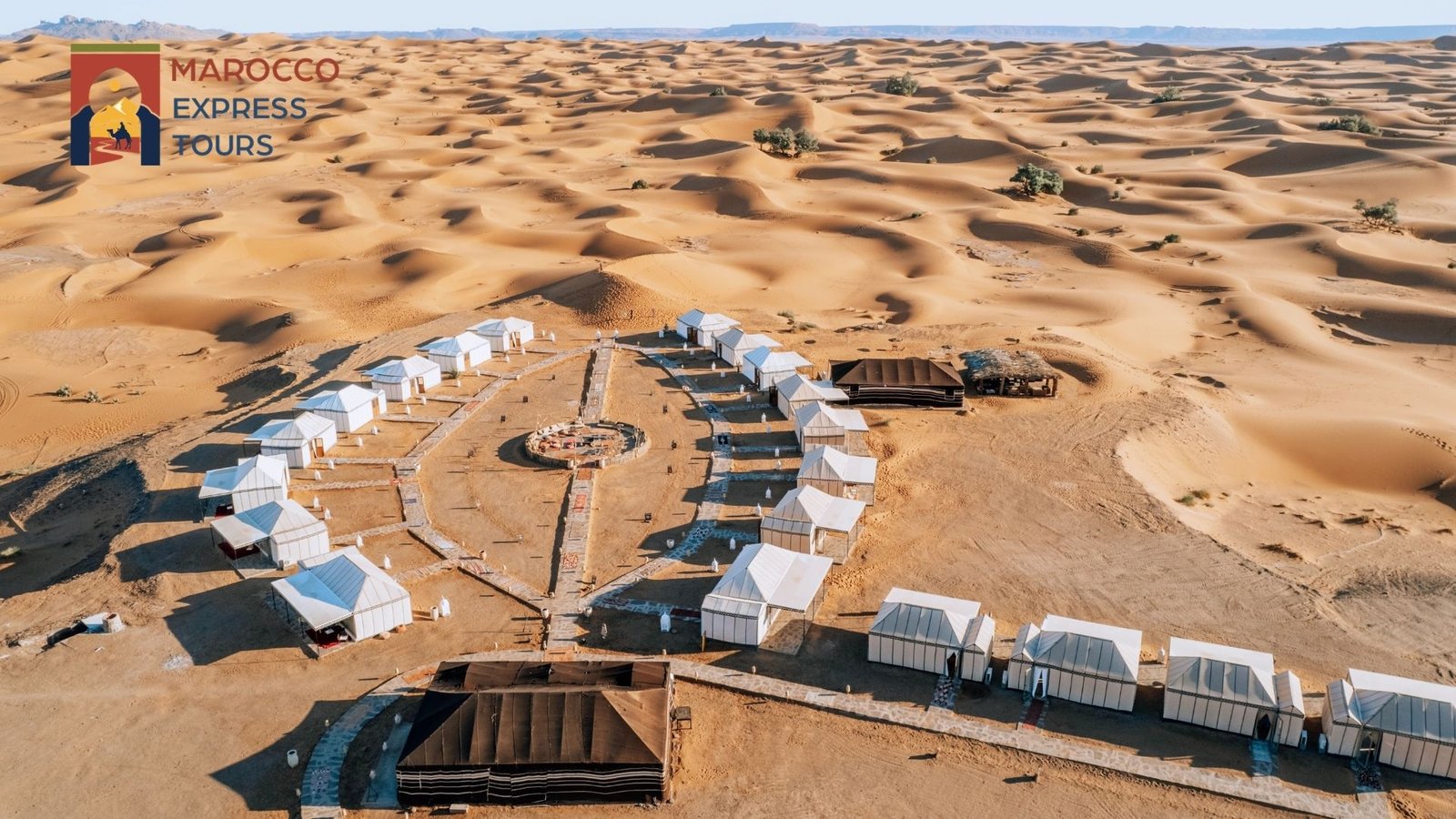 Campo tendato di lusso visto dall'alto