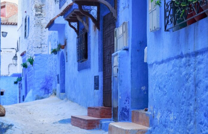 Un angolo blu della medina di Chefchaouen