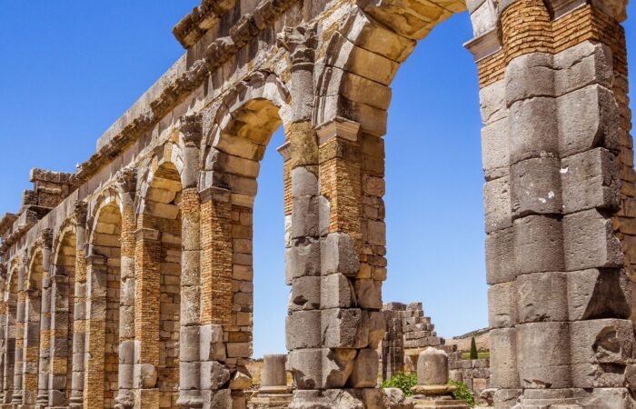 Gli archi della basilica di Volubilis